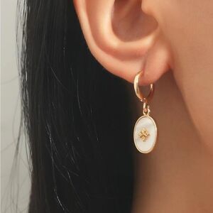 Vintage style hoop earrings A407